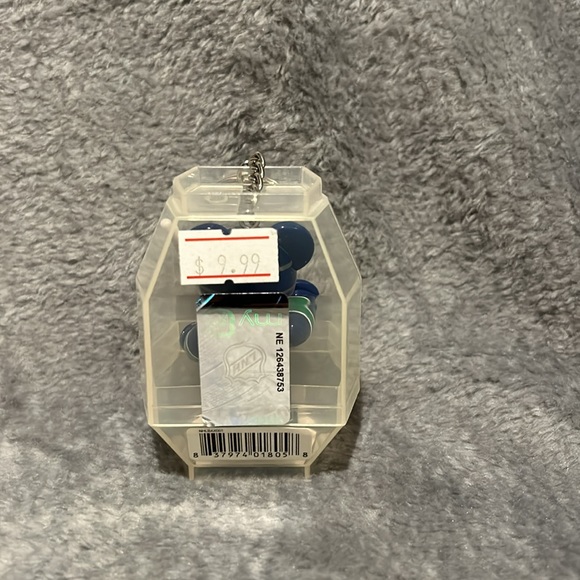 Vancouver Canucks memorabilia - Picture 5 of 9